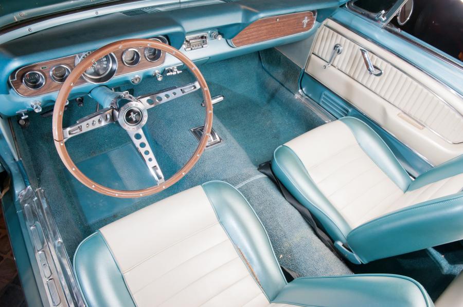  Ford Mustang 289 Convertible 1966 года  (фото 14 из 16)